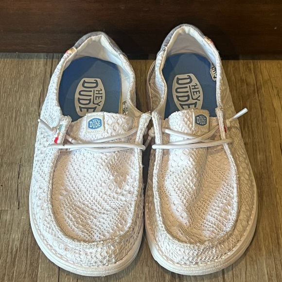 Youth Hey Dude slip on shoes- size 1 - Picture 1 of 5